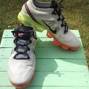 Nike vapormax Platinum 11 and 1/2